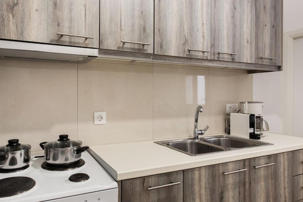 Splendid Full 5Bdr/3Bath/2Kitchens Mansion In Ath Lägenhet Aten Exteriör bild