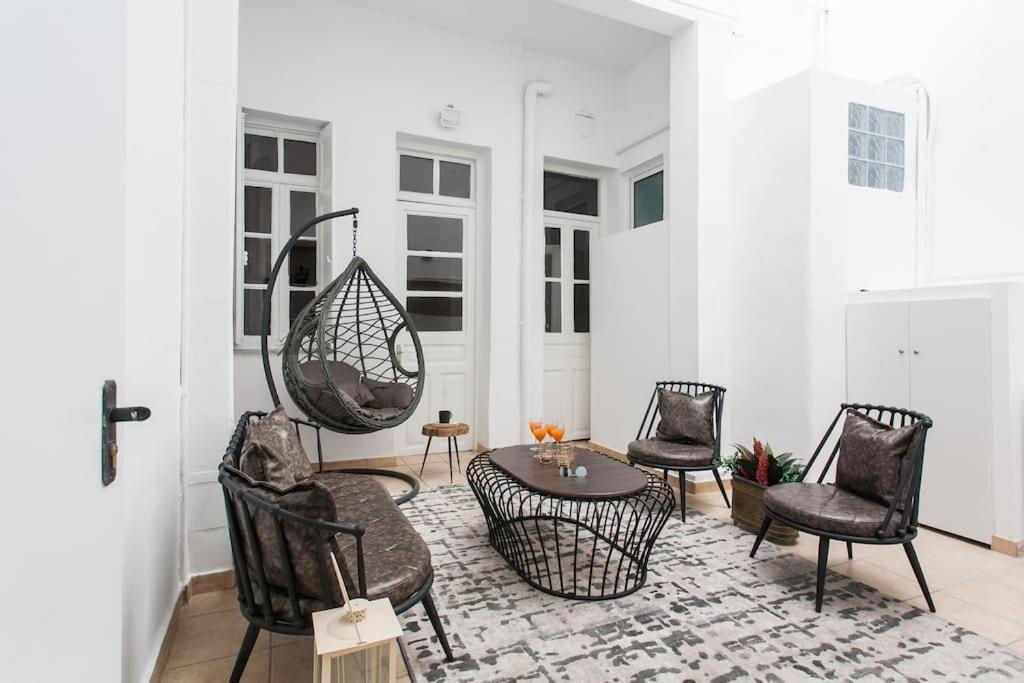 Splendid Full 5Bdr/3Bath/2Kitchens Mansion In Ath Lägenhet Aten Exteriör bild
